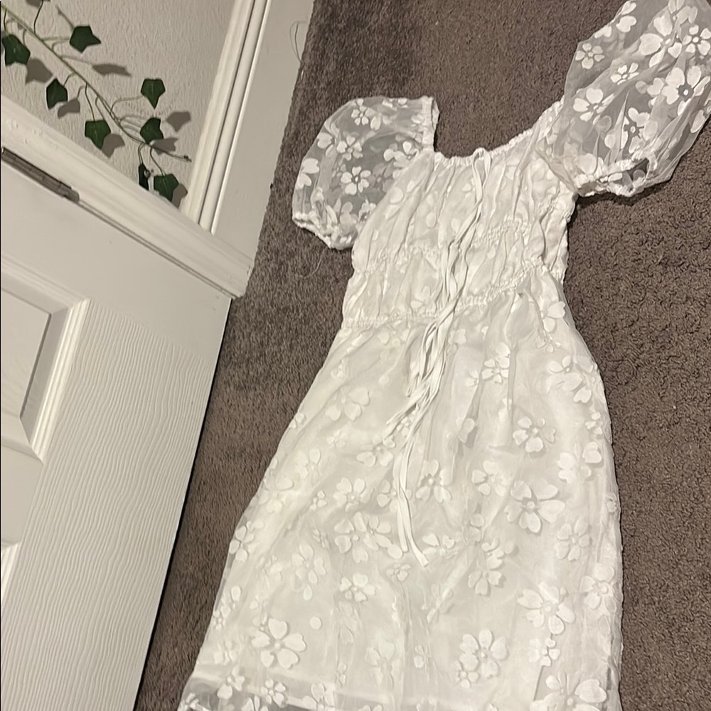 White Floral Puff Sleeve Dress